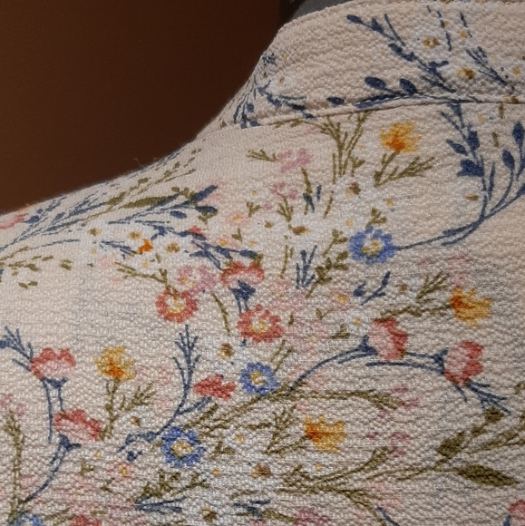 Floral blouse - Picture 5 of 6